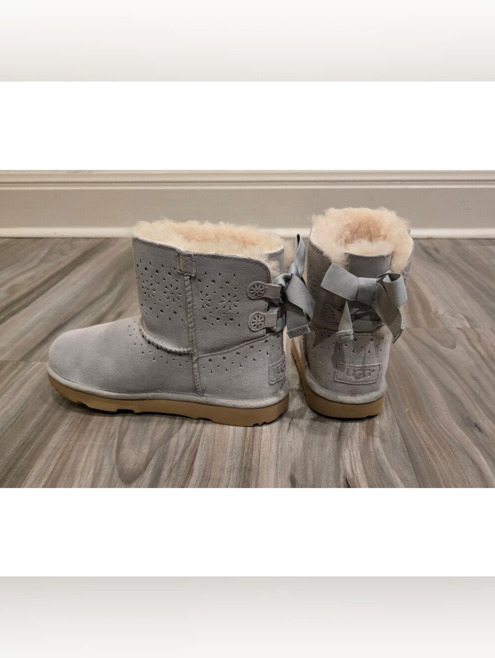 UGG Dae Sunshine Perf Gray Suede Boots Kids 4 Women’s 6 Shearling Ribbon